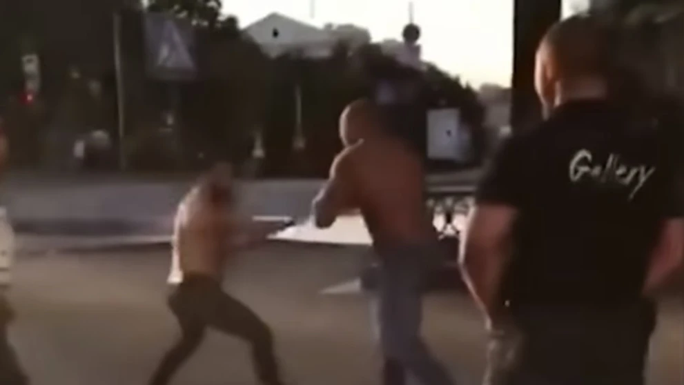 Zápasník MMA zabil v pouličnej bitke šampióna v powerliftingu.