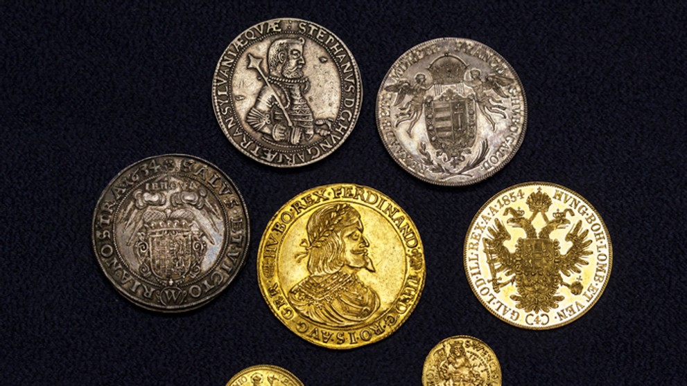 Rubová strana desaťdukátu.