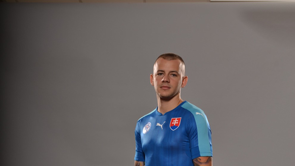 Vladimír Weiss v novom reprezentančnom drese pre vonkajšie zápasy.