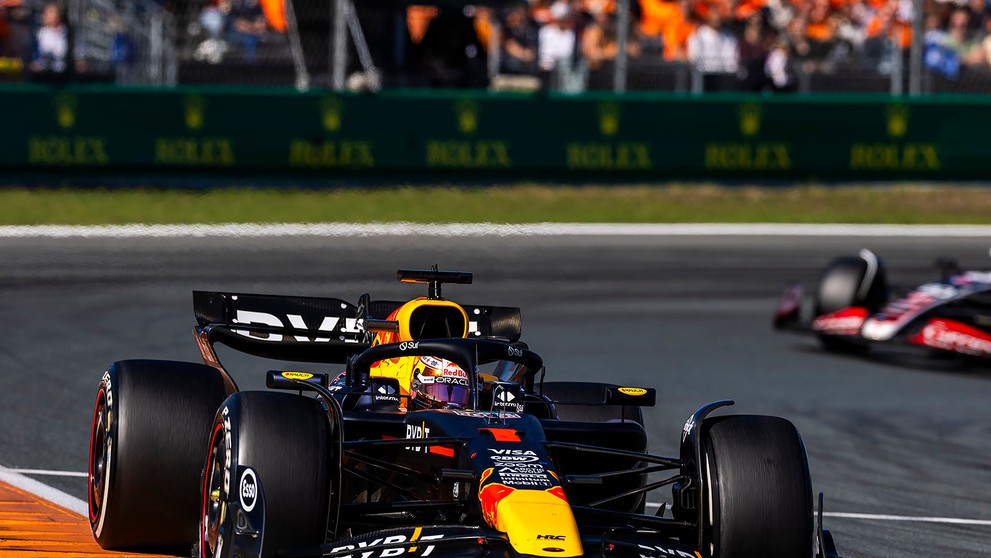 Max Verstappen z Red Bullu na domácej trati v Holandsku nevybojoval víťazstvo.