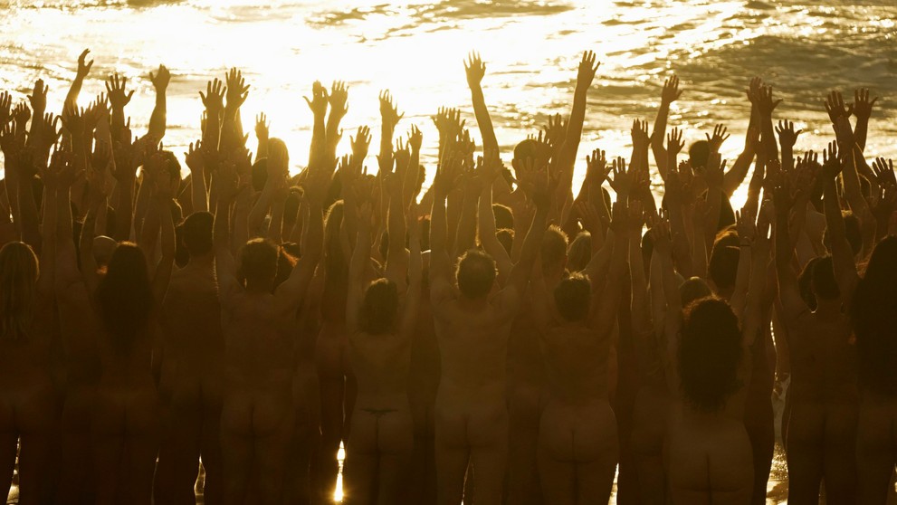 Naháči na Bondi Beach.