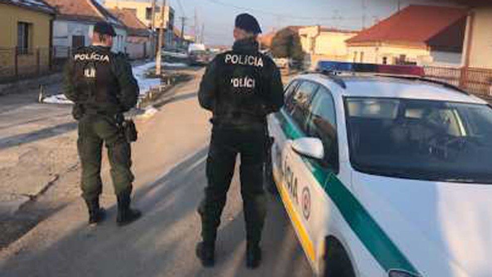 Polícia na mieste nešťastia.