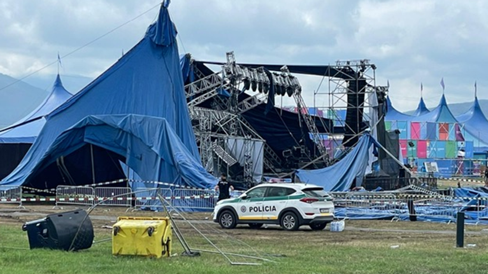 Zničený stan po smršti, ktorá sa prehnala aj počas festivalu Pohoda.