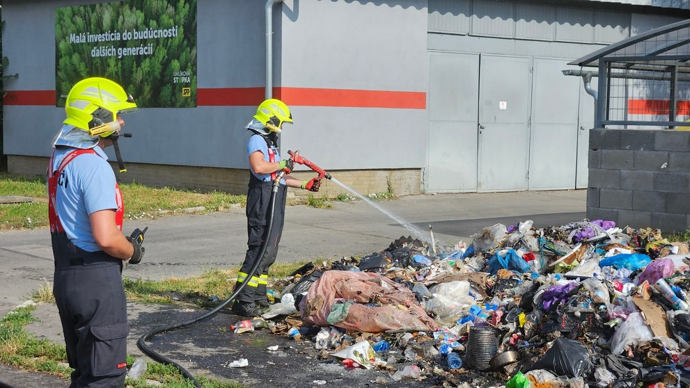 Požiar odpadu.