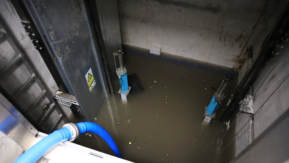 Zatopená nemocnica v Nových Zámkoch