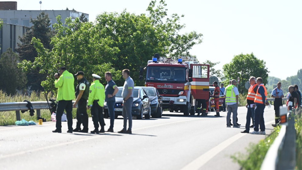 Vážna nehoda medzi Galantou a Sládkovičovom.