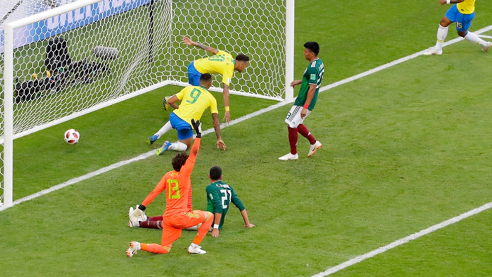 Neymar po strelení gólu do mexickej bránky v osemfinále MS.