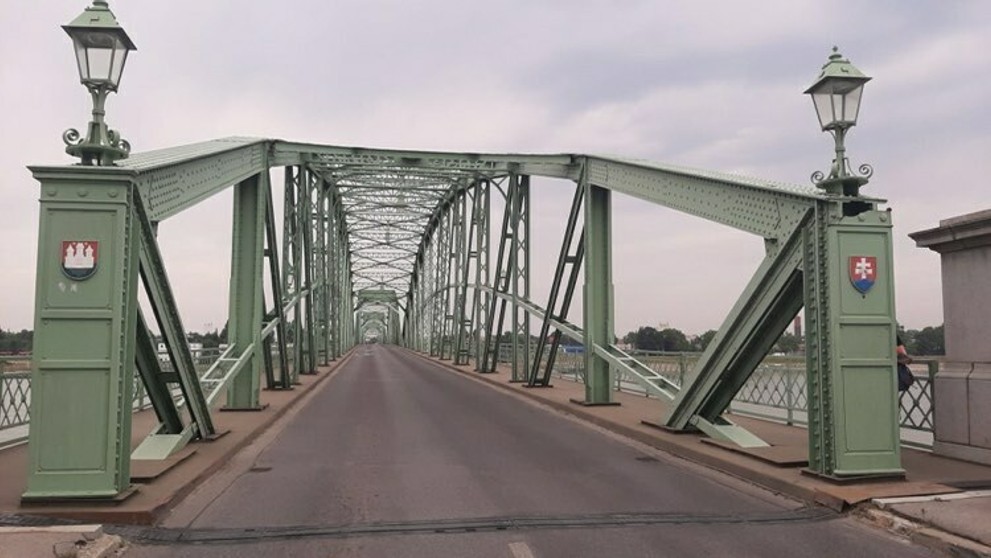 Hranica s Maďarskom v Komárne.