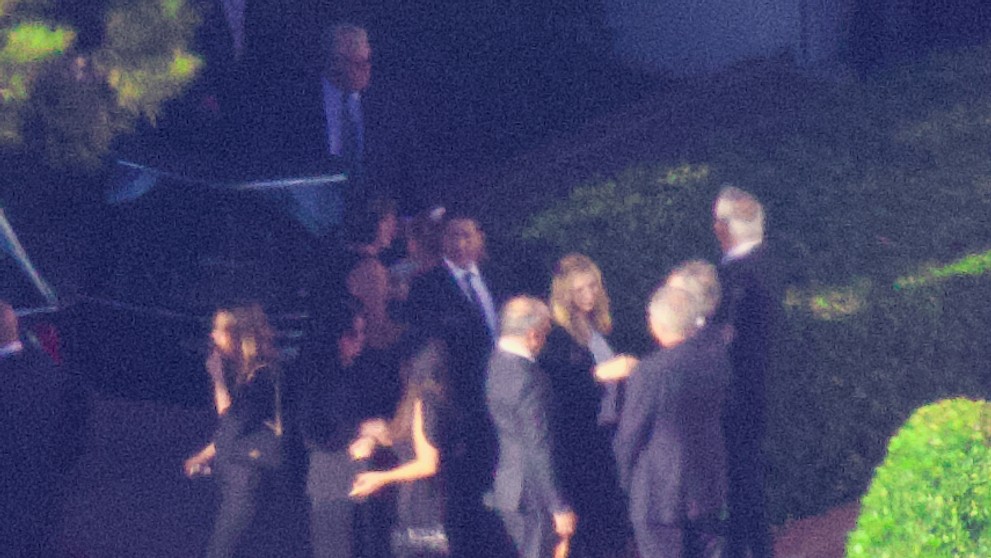 Herci zo seriálu Priatelia sa prišli rozlúčiť s Matthewom Perrym