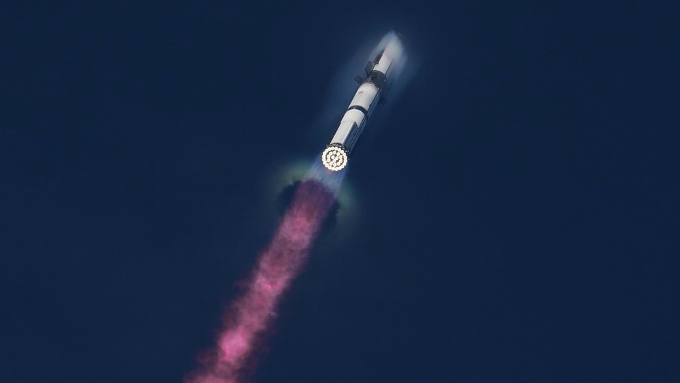 Megaraketa Starship spoločnosti SpaceX uskutočnila skúšobný let.