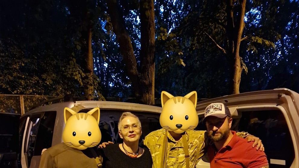 Ján, Olena a ukrajinskí vojaci, ktorí zostali v anonymite.