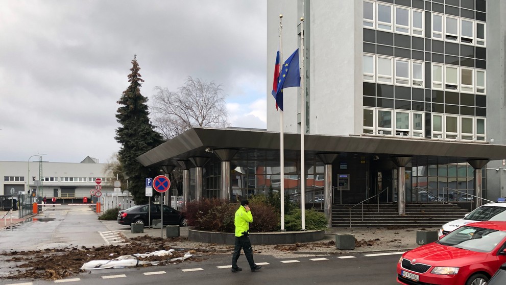 László a František si objednali thajskú masérku. Z Vietnamu ...