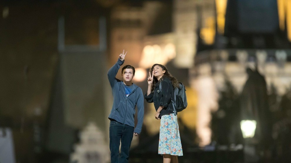 Tom Holland a Zendaya nakrúcajú nový film na Karlovom moste v Prahe