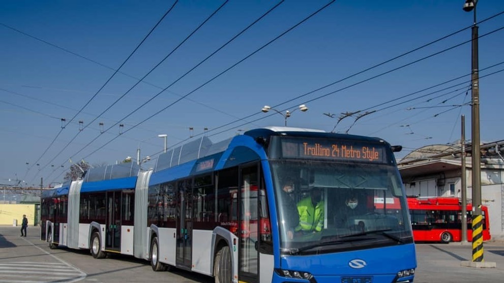 Najdlhší trolejbus jazdí v Bratislave.