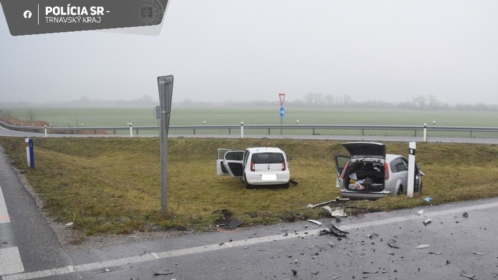 Vážna nehoda pri Kvetoslavove (2)