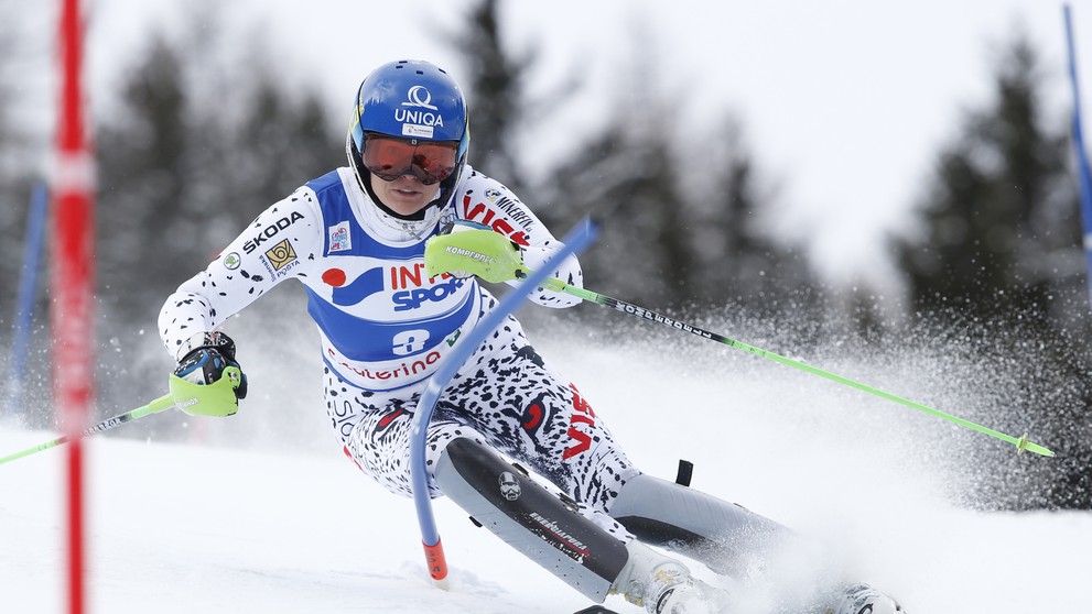 Veronika Velez-Zuzulová  počas 1. kola slalomu Svetového pohára v talianskej Santa Caterine.