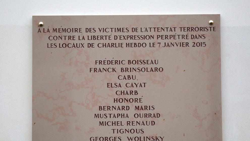 V mene jedného z karikaturistov je chyba