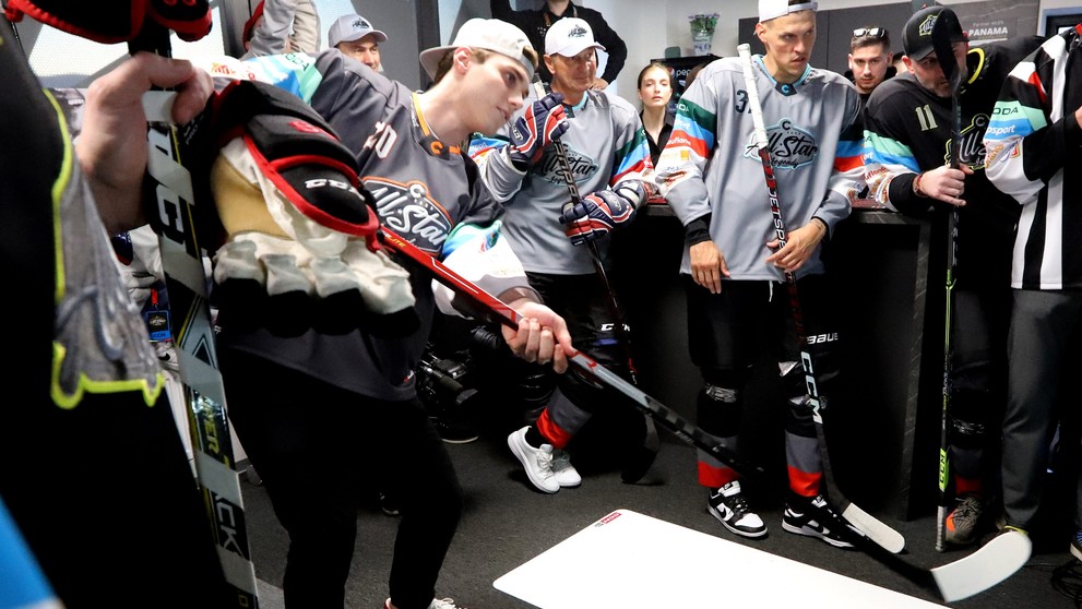 Hokejová exhibícia All Star legiend v Banskej Bystrici. 