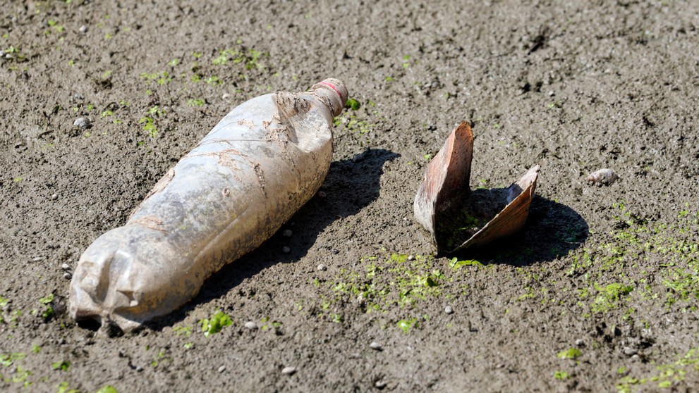 Sucho na brehoch rieky Sáva, prítoku Dunaja v srbskom Belehrade.