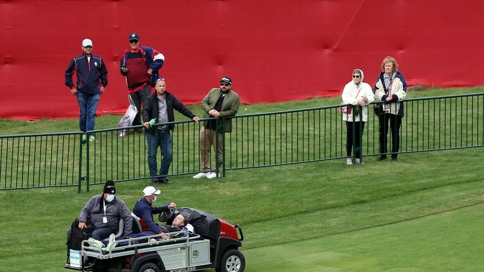 Tom Felton skolaboval počas golfového turnaja. Následne ho odviezli z ihriska