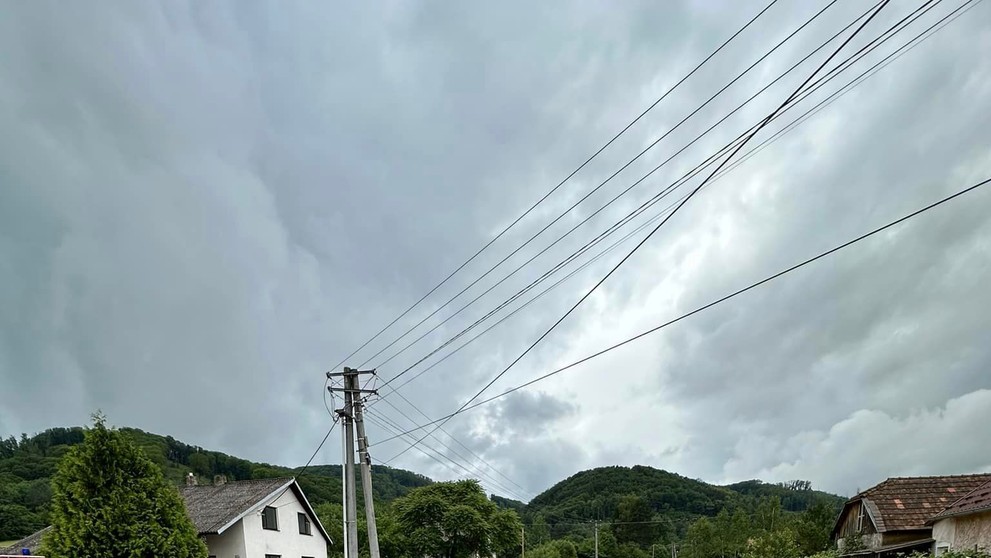 V obciach Ulič, Ubľa, Dúbrava a Michajlov zaplavilo domy i studne.