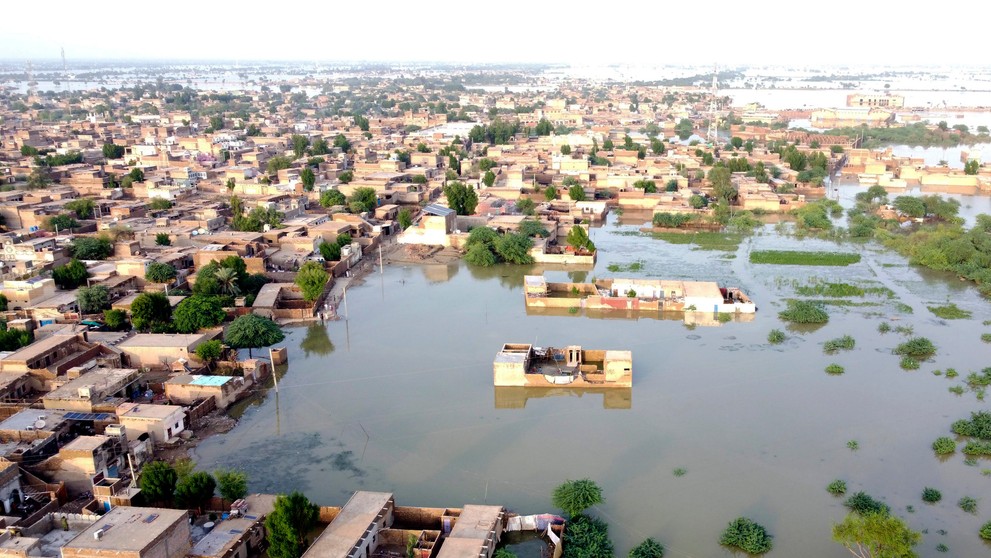 Záplavy v meste Sohbat Pur v pakistanskom okrese Ďžaafarábád.