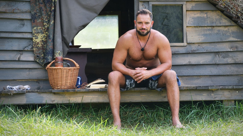 Miro v duelantskej chatke