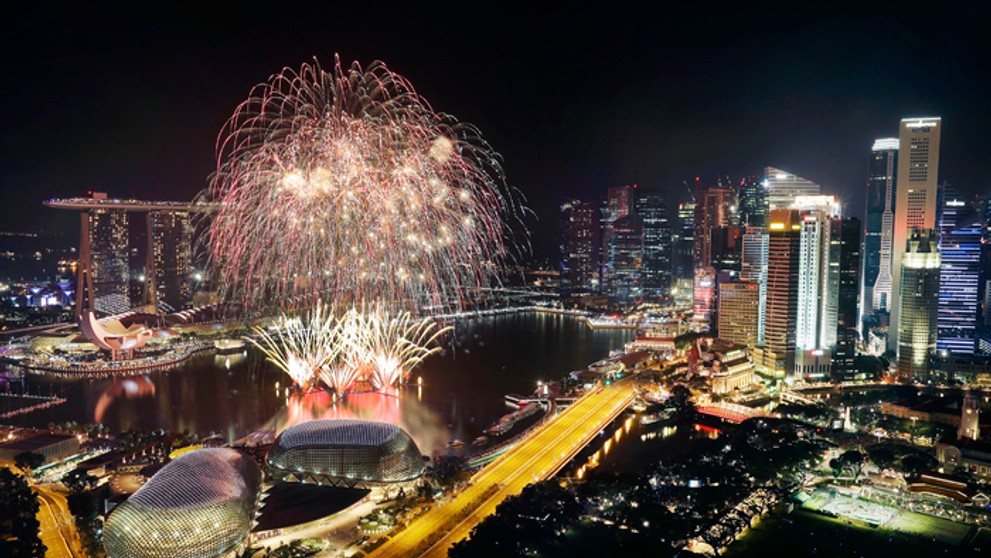 Novoročný ohňostroj v Singapure.