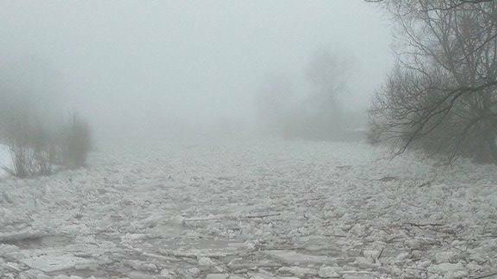 Na rieke Kysuca hrozí ľadová povodeň