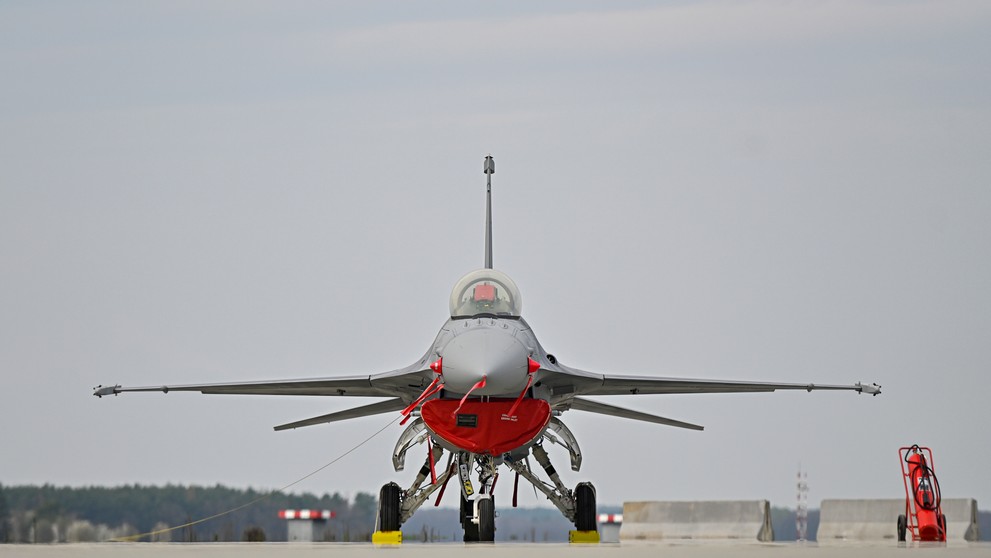 Na Slovensku pristáli ďalšie dve stíhačky F-16