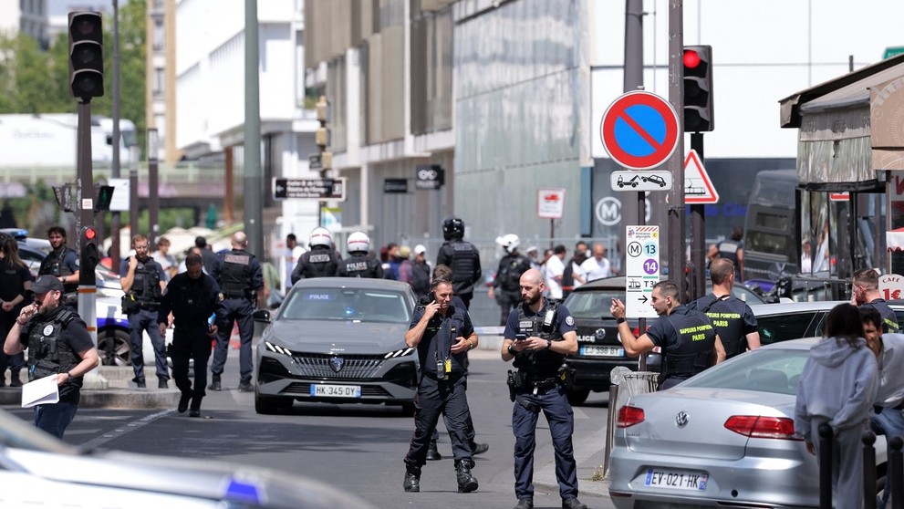 Polícia zasahuje v Paríži po útoku nožmi