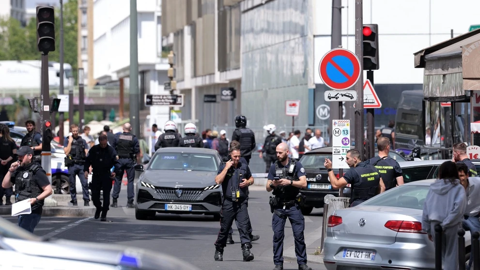 Polícia zasahuje v Paríži po útoku nožmi