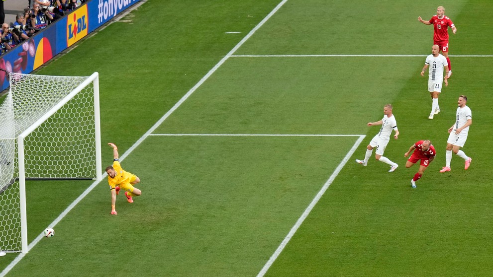 Slovinsko - Dánsko 1:1 (EURO 2024).