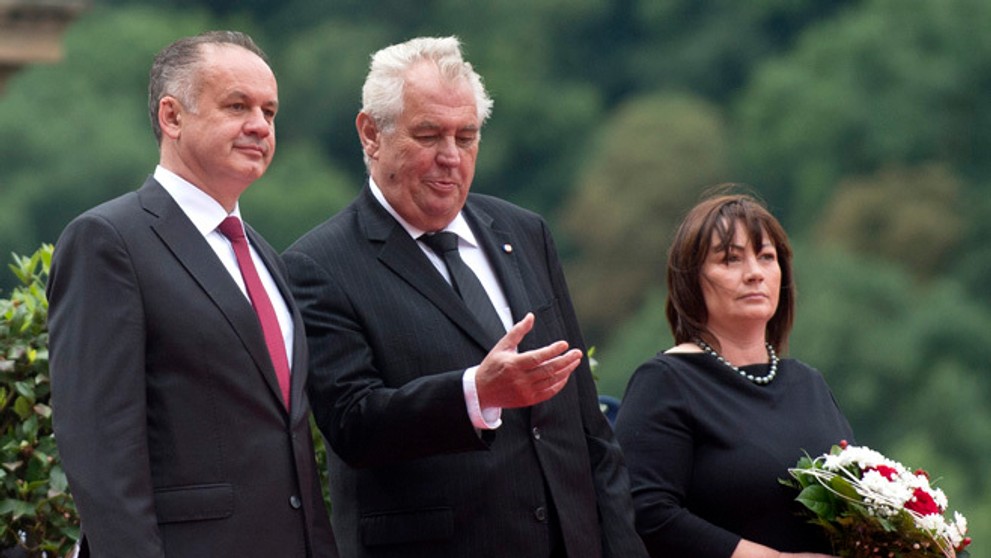 Český prezident Miloš Zeman s manželkou Ivanou a Andrej Kiska.