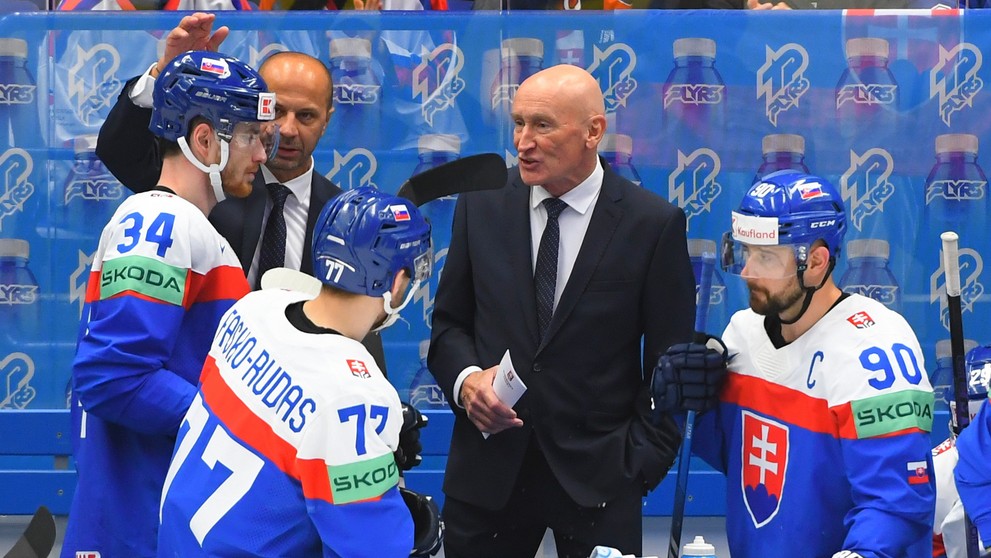 Sprava Tomáš Tatar, tréner Craig Ramsay, asistent Ján Pardavý, Peter Cehlárik a Martin Faško-Rudáš v zápase s USA na MS 2024.