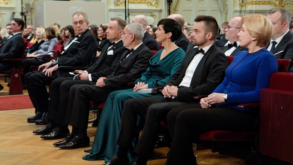 Prezidentka udeľovala štátne vyznamenania.