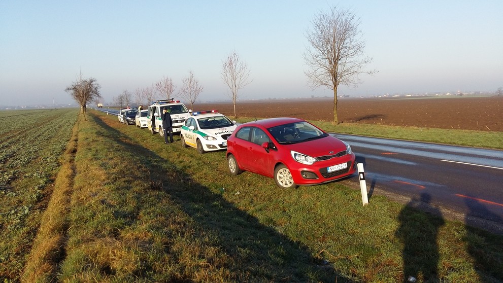 Hrôzostrašná zrážka kamióna s osobným autom