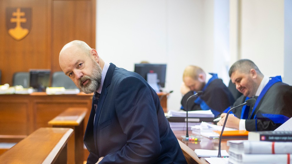 Pojednávanie v kauze falšovanie zmeniek.