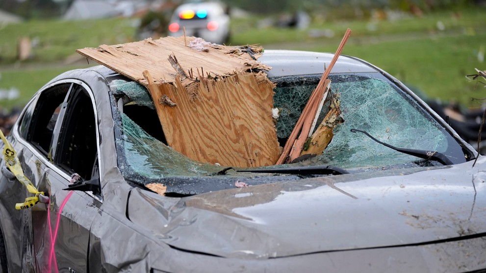 Silné tornádo sa prehnalo malým mestom Greenfield v americkom štáte Iowa. 