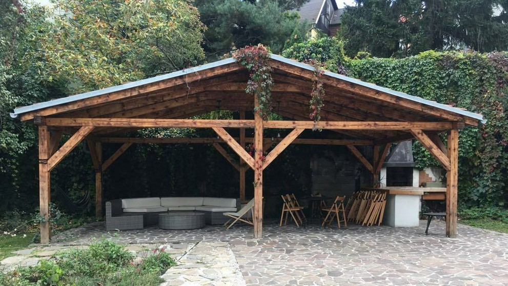 Brankára Tottenhamu Huga Llorisa odniesli zo zápasu na nosidlách