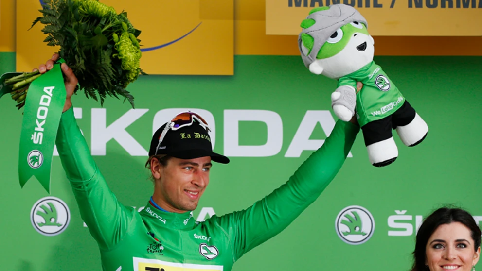 Peter Sagan v zelenom drese pre najlepšieho špurtéra.
