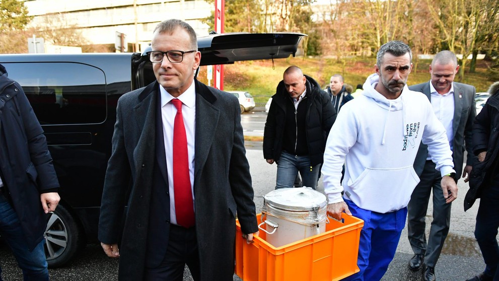 Predseda Národnej rady SR Boris Kollár navštívil zdravotníkov slúžiacich v Univerzitnej nemocnici Bratislava.