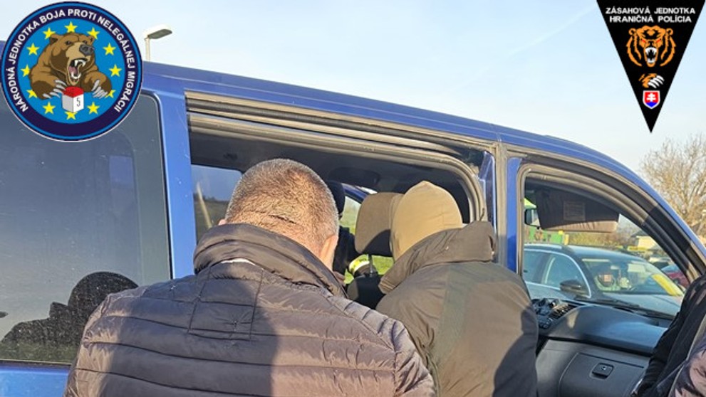 Ťažko zdravotne postihnutého muža nútila dvojica žobrať.