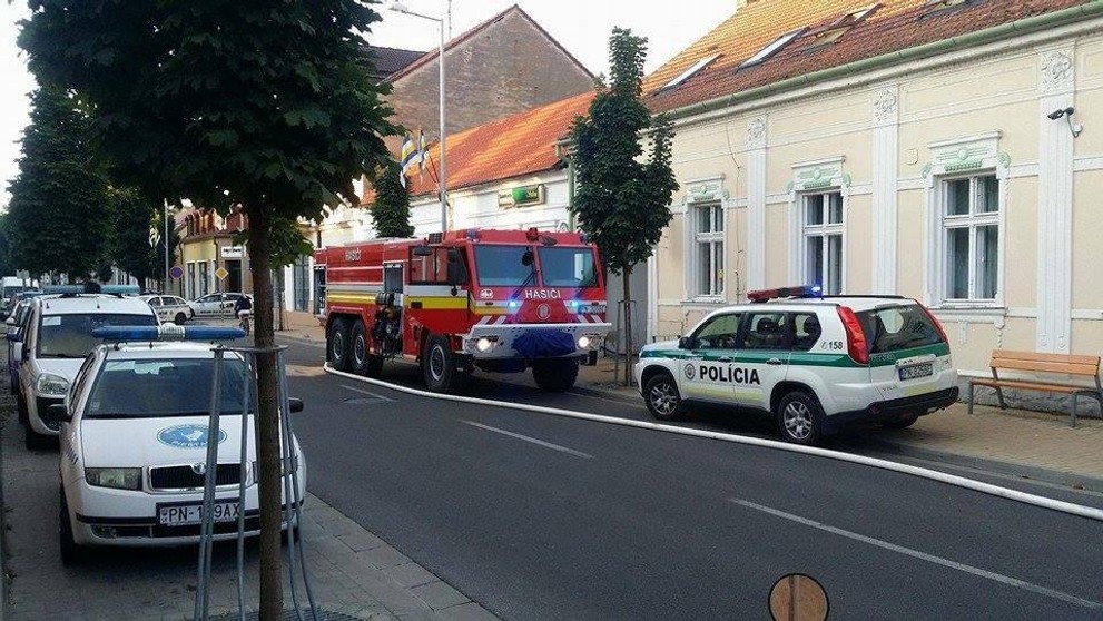 Hasiči zasahujú pri požiari