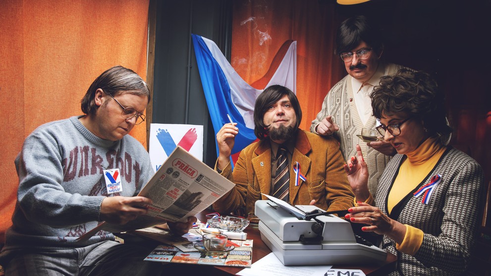 Raheem Sterling z Manchesteru City oslavuje gól v dueli na pôde Aston Villy.