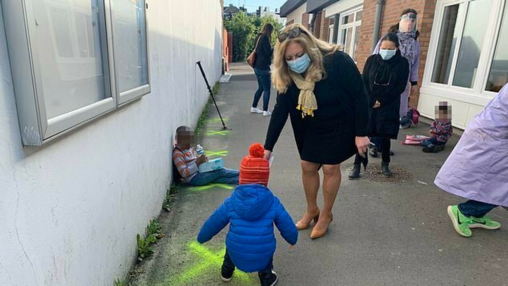 Vo Francúzsku sa deti vracajú do škôl a škôlok