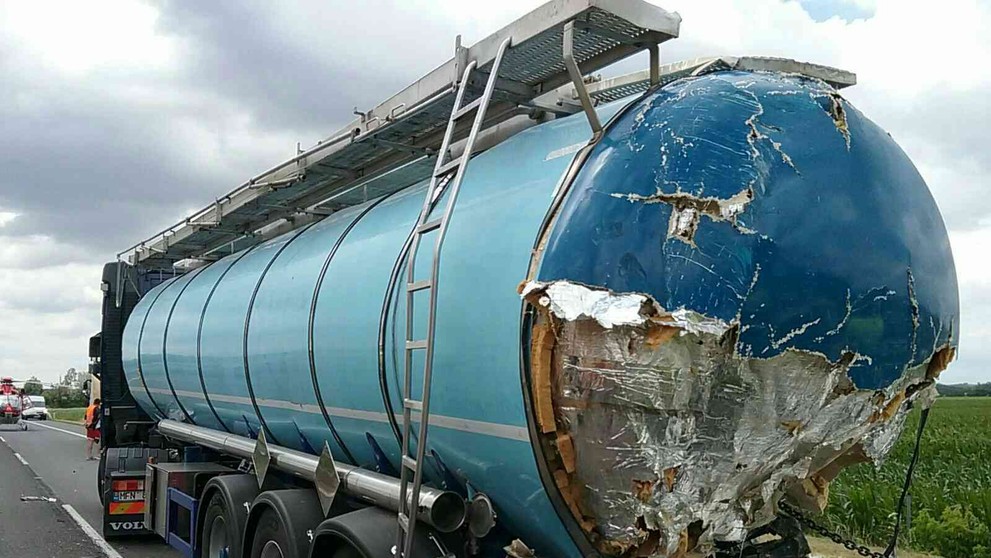 Zrazili sa tri kamióny