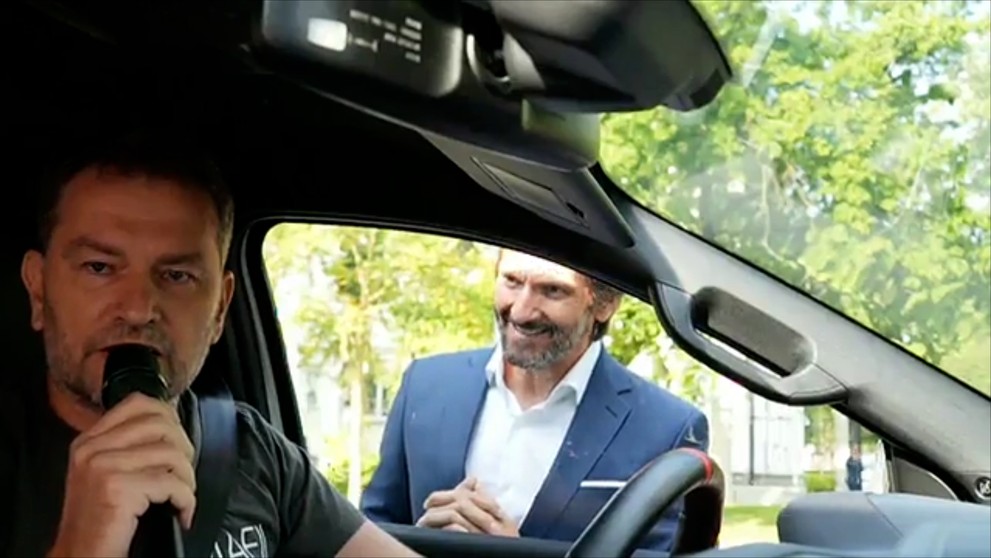 Robert Kaliňák prichádza za Igorom Matovičom.