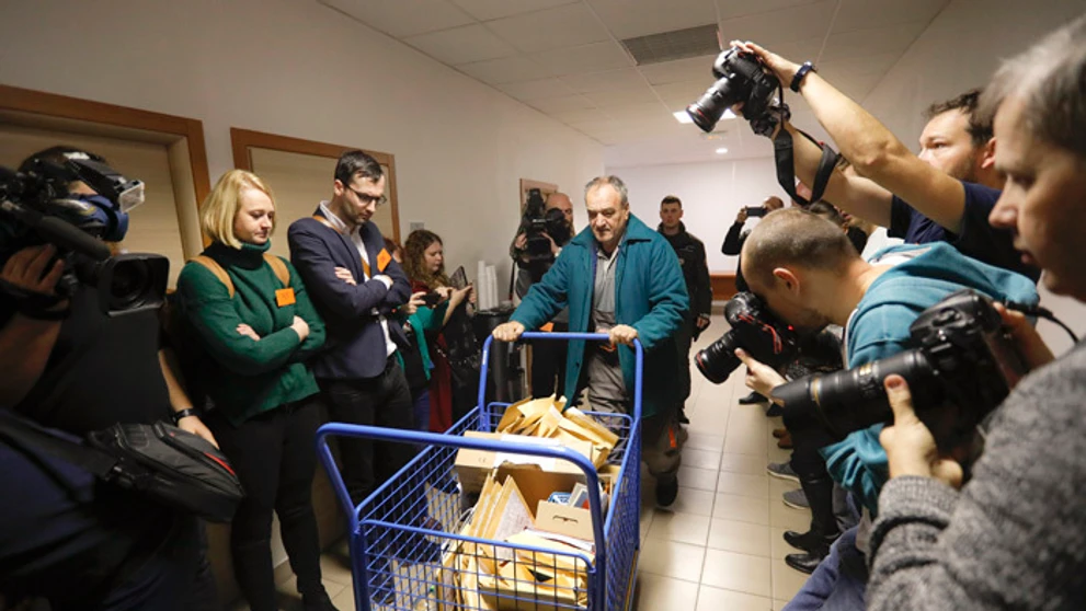 Miroslav Marček, obžalovaný z vraždy Jána Kuciaka a jeho snúbenice Martiny Kušnírovej, prichádza na hlavné pojednávanie.