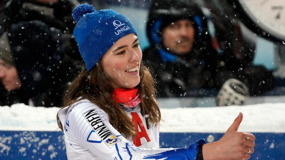 Alpská lyžiarka Petra Vlhová sa teší po triumfe v slalome vo Flachau.